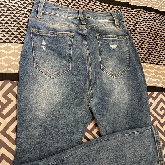 Fashion Nova denim jean. Fashion Nova size 7 - Picture 5 of 9